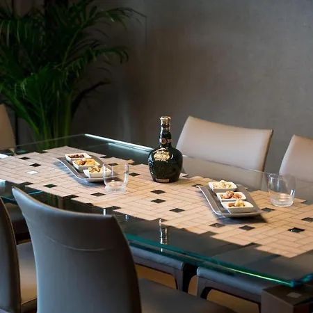 Luxury Gabriela With Pool Apartment *