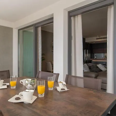 Luxury Gabriela With Pool Apartment Split